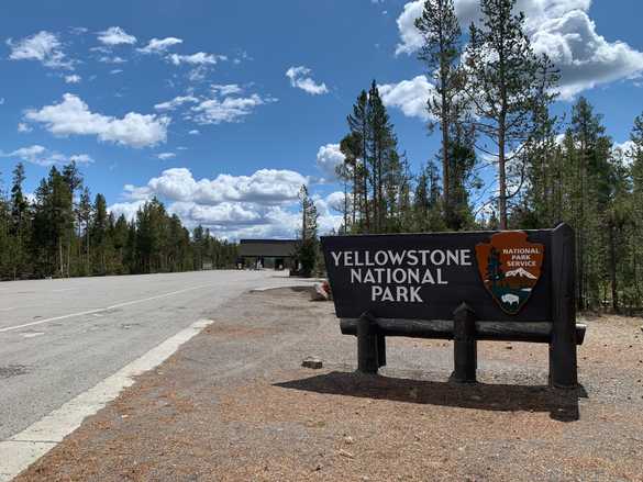 Yellowstone National Park - Featured image